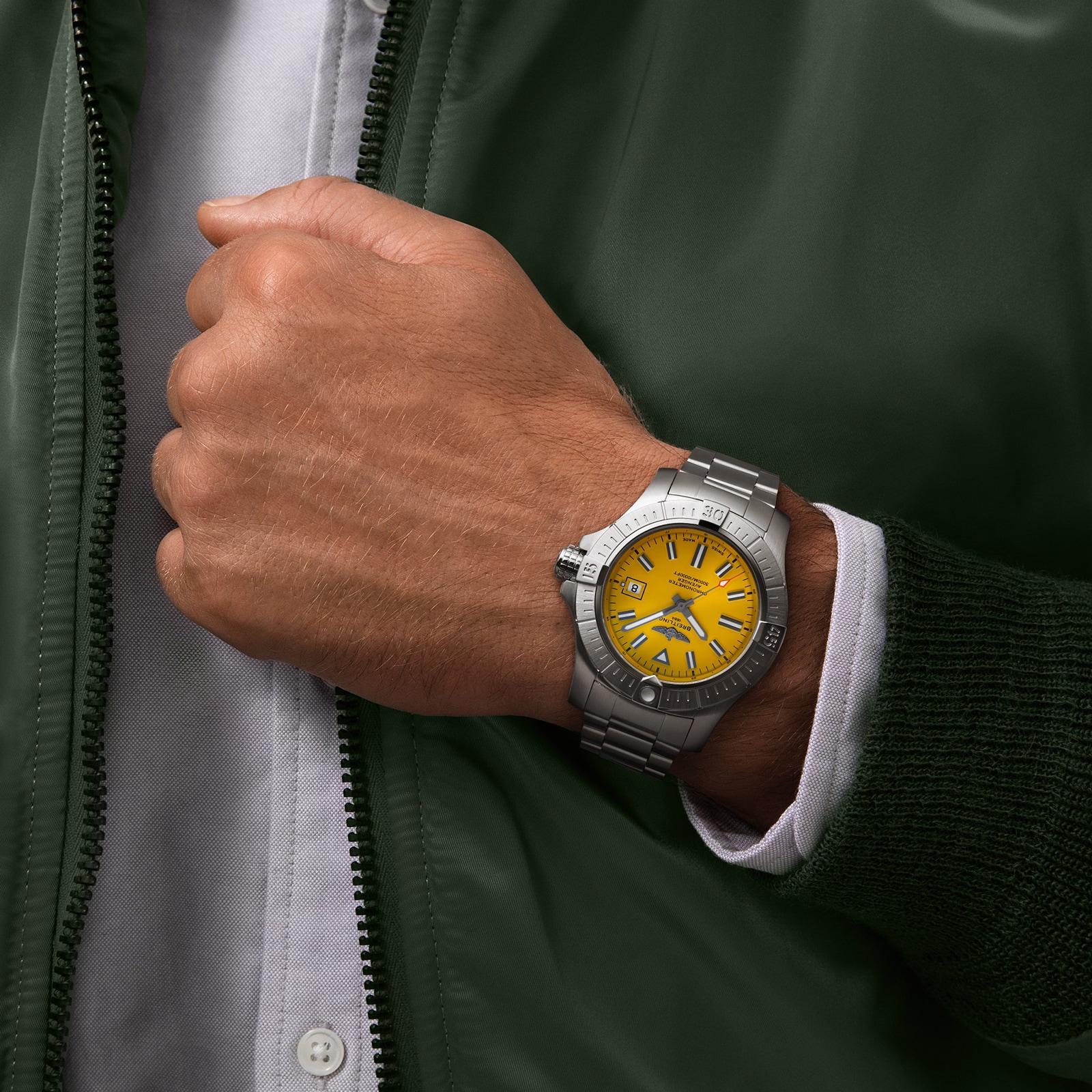 Breitling-Avenger-Automatic-45-A17319101I1A1825-9.jpg