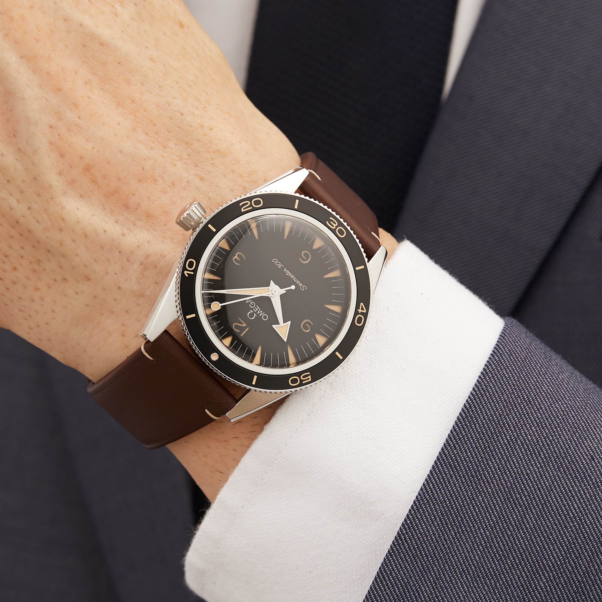 Omega-Seamaster-300-Co-Axial-Master-Chronometer-41mm-Mens-Watch-O23432412101001781-6.jpg