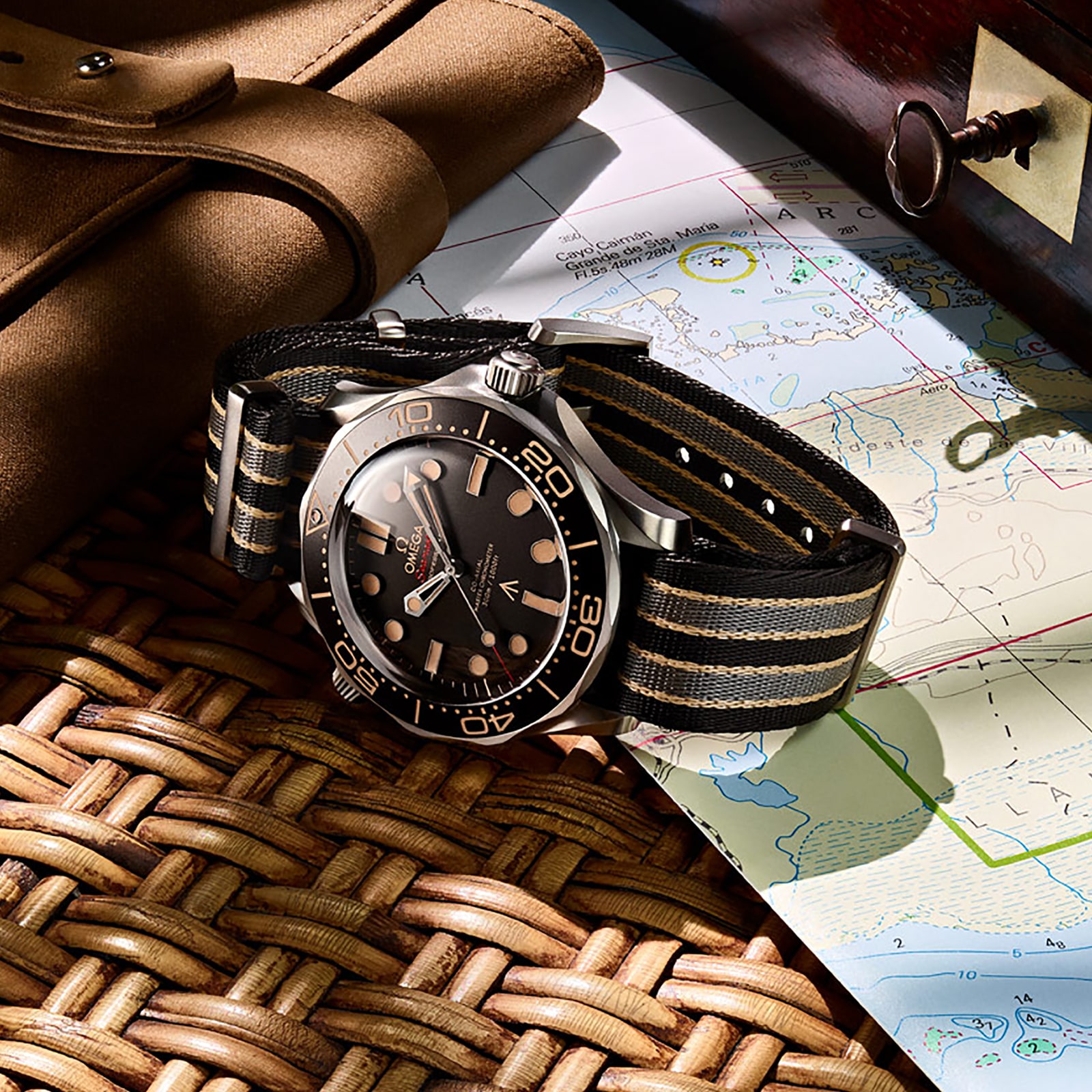 Omega-Seamaster-Diver-300m-James-Bond-007-2020-Edition-O21092422001001726-12.jpg