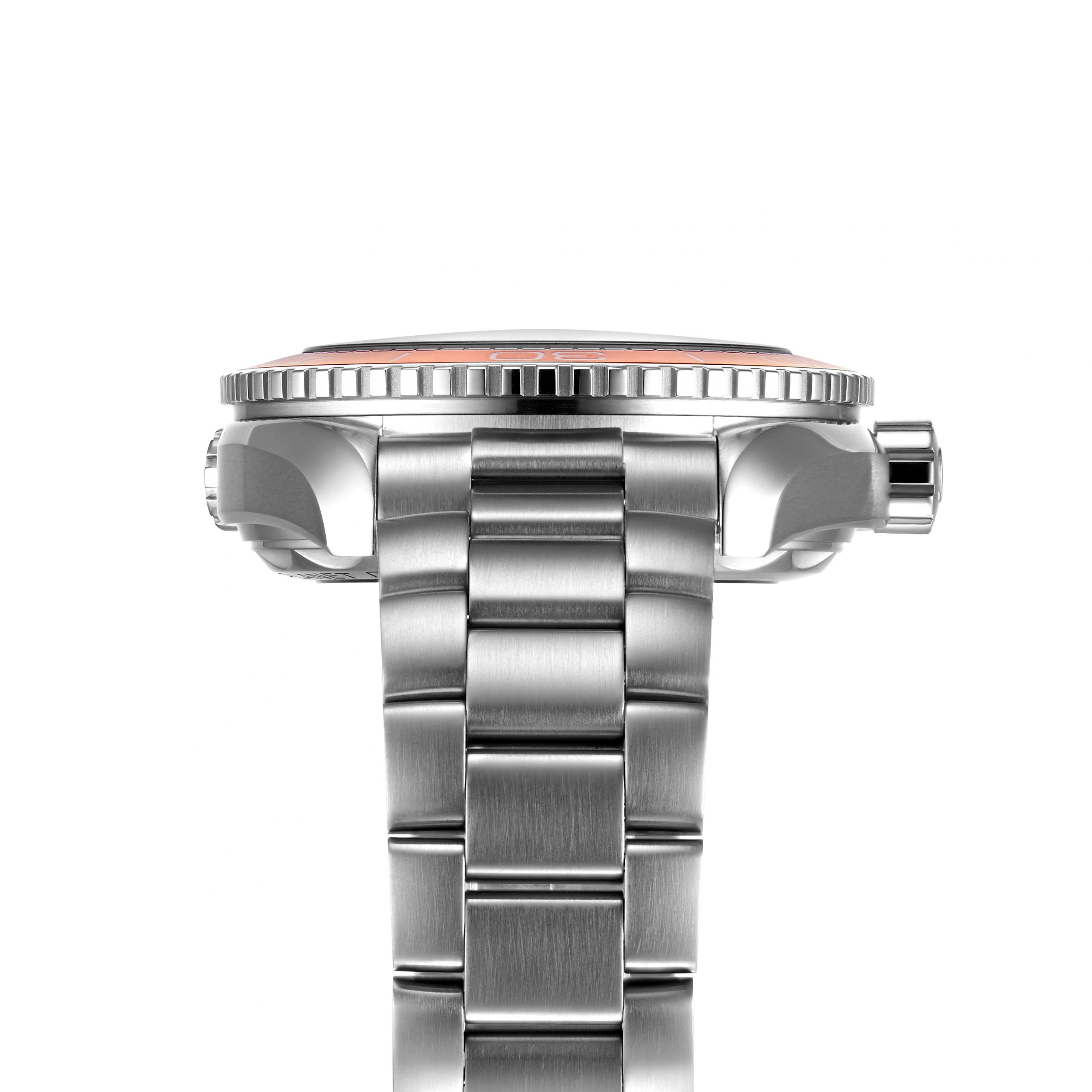 Omega-Seamaster-Planet-Ocean-600m-Co-Axial-43.5mm-O21530442104001737-12-scaled-1.jpg