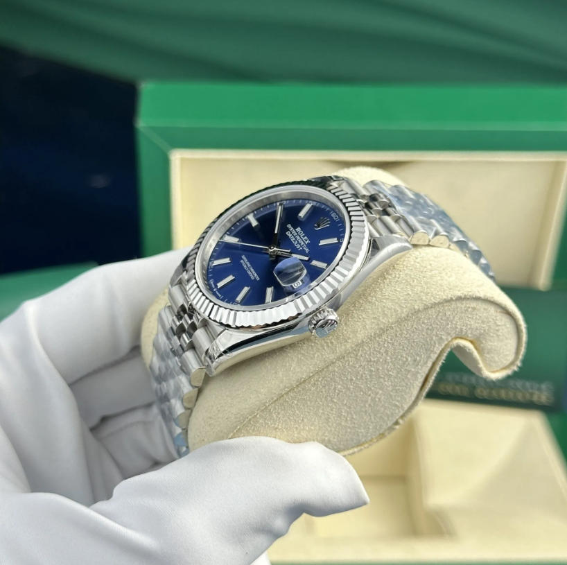 Superclone-Rolex-Datejust-41mm-Blue-Dial-126334-Jubilee-4