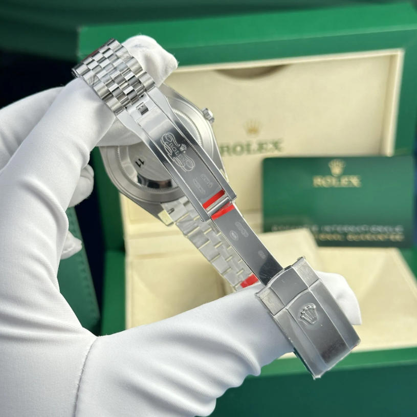 Superclone-Rolex-Datejust-41mm-Blue-Dial-126334-Jubilee-8