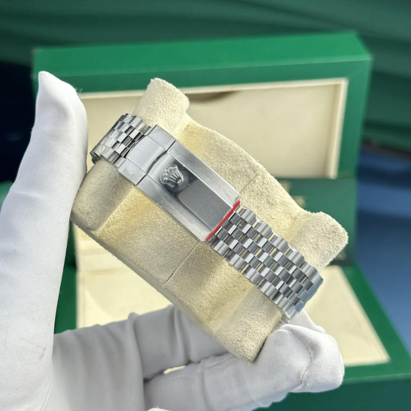 Superclone-Rolex-Datejust-41mm-Blue-Dial-126334-Jubilee-9
